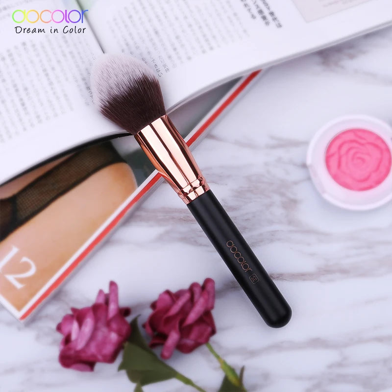 Docolor 1Pcs Soft Large Fan Makeup Brush Foundation Blusher Powder Highlighter Powder Brushes Cosmetic Professional Women Face