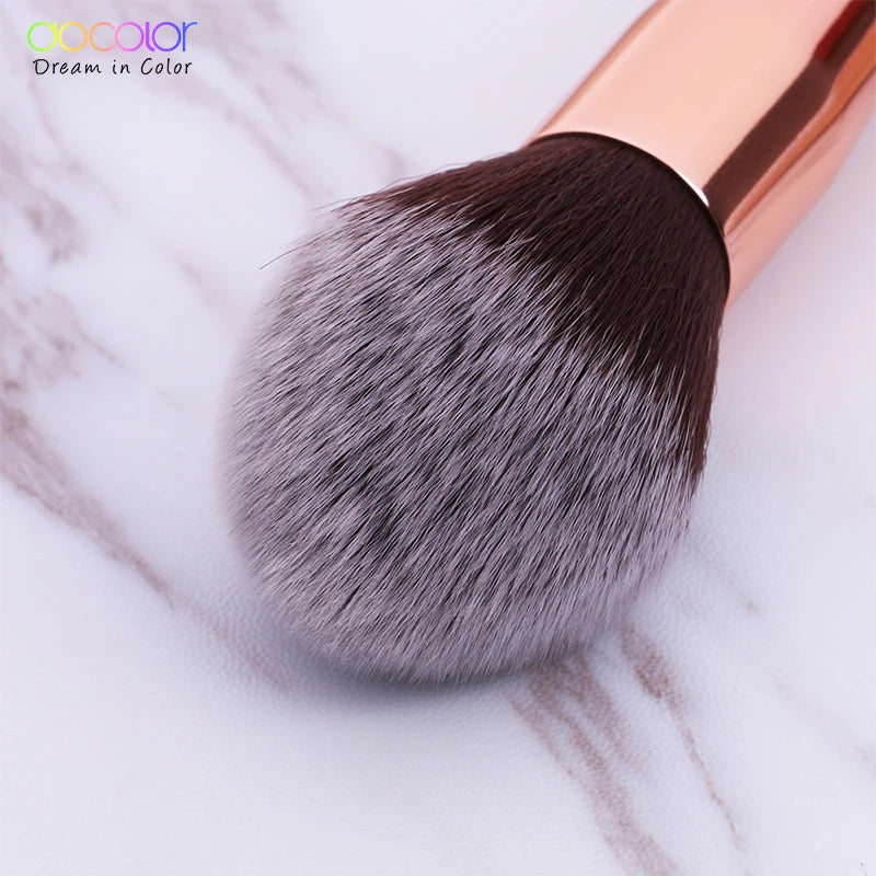 Docolor 1Pcs Soft Large Fan Makeup Brush Foundation Blusher Powder Highlighter Powder Brushes Cosmetic Professional Women Face