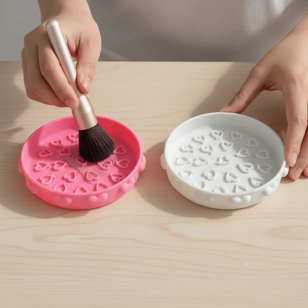 Cute Brush Cleaning Tray Portable with Textured Base Makeup Brush Cleaner Bowl Scrubbing Pad Cleaning Mat Brush Cleaning Tool