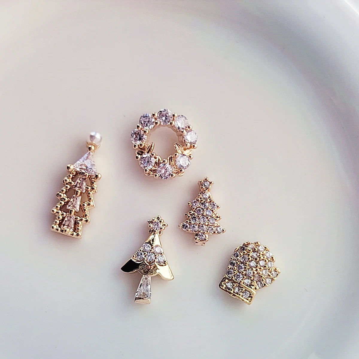 10 PCS New Christmas manicure accessories zircon Christmas tree rhinestone tassel snowflake fur ball decoration