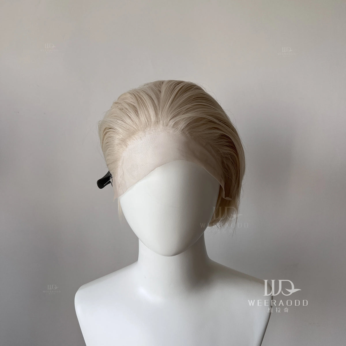 White Gold Lace Front Wigs for Men Short Bob Cut Synthetic Hair 13x4 Lace Front Wigs for Women Free Part Natural Hairline 150%