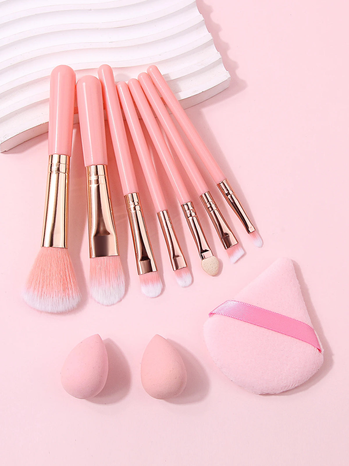 Makeup Brush Kit Soft 10pcs Synthetic Hair Make Up Brushes Foundation Blush Eyeshadow Cosmetic Tools with Powder Puff & Sponge