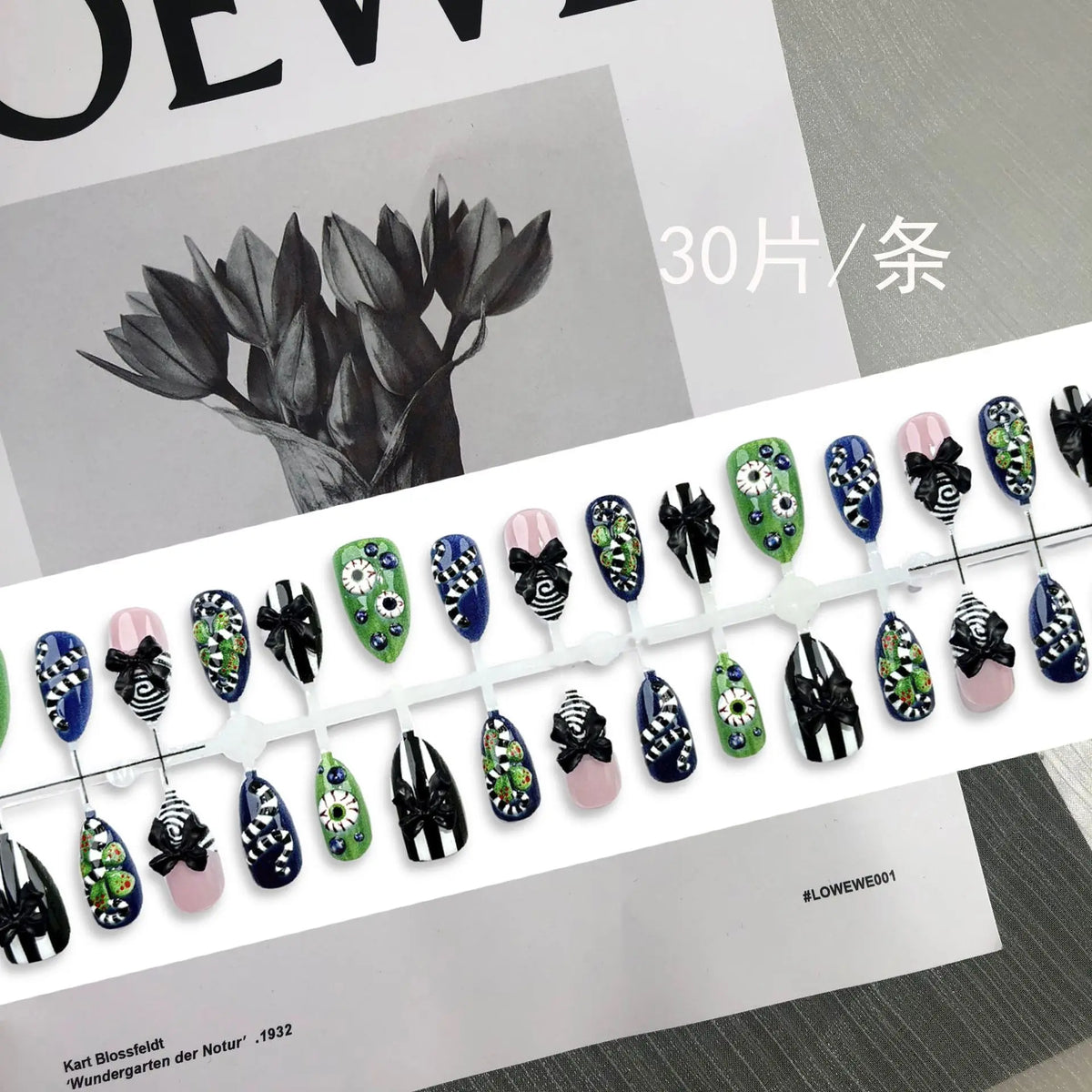 30pcs Halloween 3D Eyeball Press On Nails Snake Striped Bow Design Fake Nail Horror Spooky Short Almond False Nail for Women