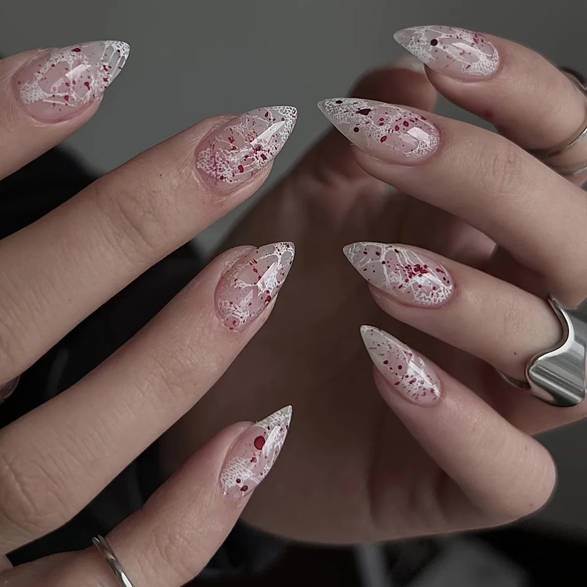 24Pcs Finished Halloween False Nail Blood Smudge Pattern Press on Scary Almond Spicy Girl Manicure Patch Set Reusable Fake Nails