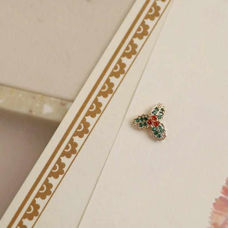 5 PCS Christmas Tree Nail Art Accessories Snow,Bell,Elk,Inlaid Red Green Zircon Metal Christmas Nail Charms