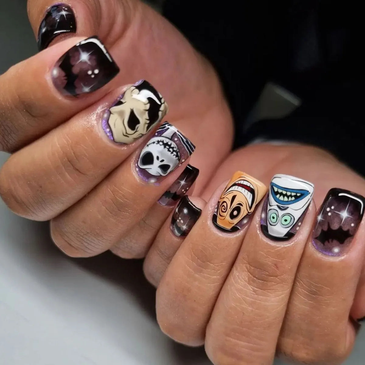 24pcs Short Halloween Fake Nail Patch Black Bat Skull Pattern False Nails Full Cover Wearable Sweet Cool Pink False Nail Tips