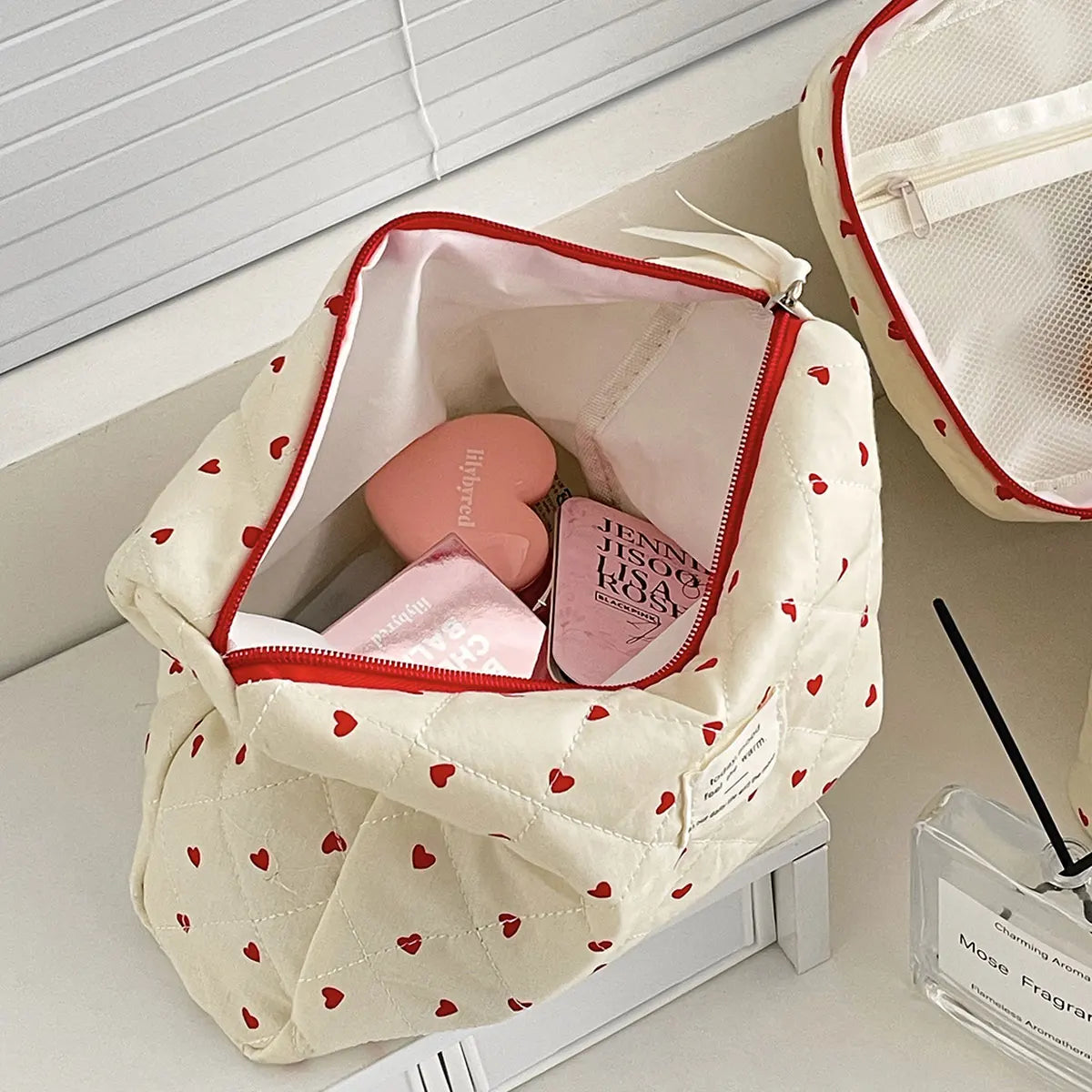 Portable Women Makeup Bag Red Love Makeup Storage Bag Multi-Functional Large Capacity Quilted Bag Travel Essential Storage Bag
