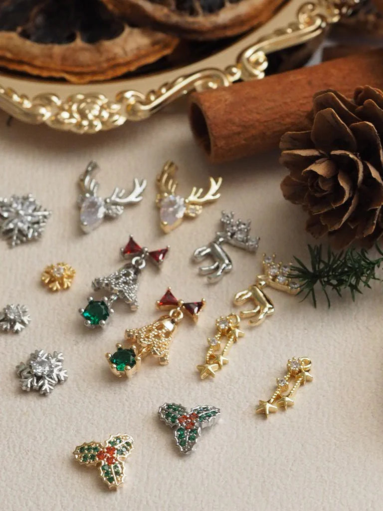 5 PCS Christmas Tree Nail Art Accessories Snow,Bell,Elk,Inlaid Red Green Zircon Metal Christmas Nail Charms