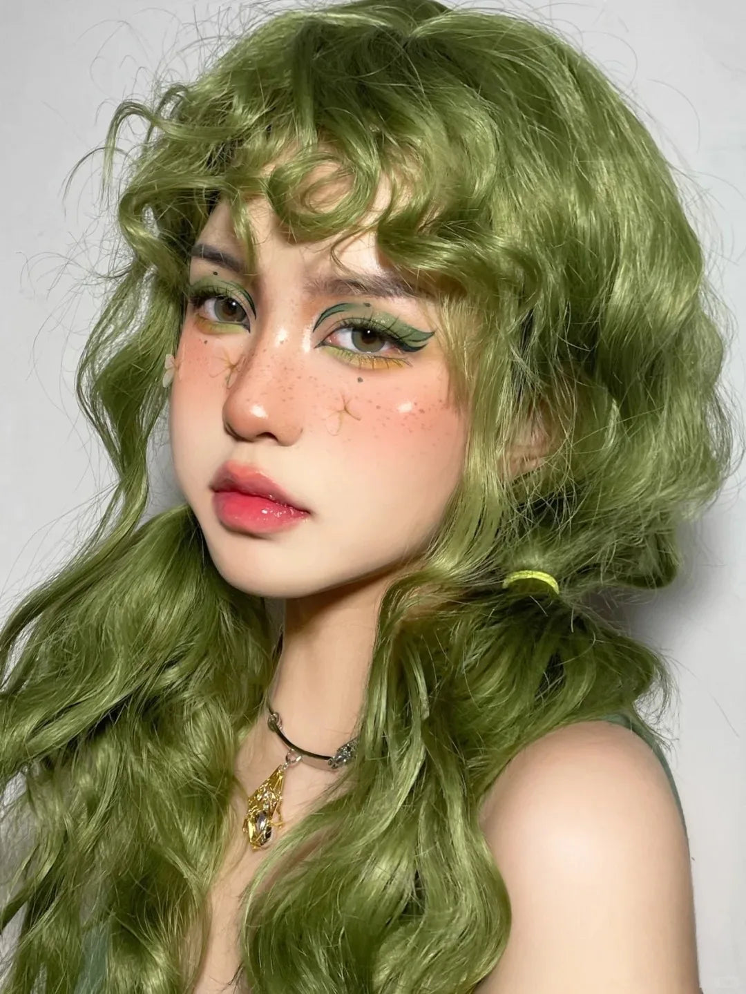 HENRY MARGU Light Green Curly Synthetic Wigs Long Colorful Wig with Bangs Heat Resistant Fiber for Cosplay Party Women Girls Use
