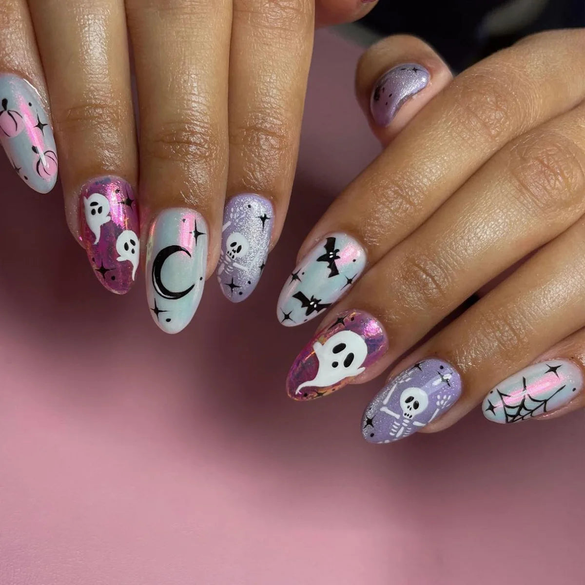 24pcs Short Halloween Fake Nail Patch Black Bat Skull Pattern False Nails Full Cover Wearable Sweet Cool Pink False Nail Tips