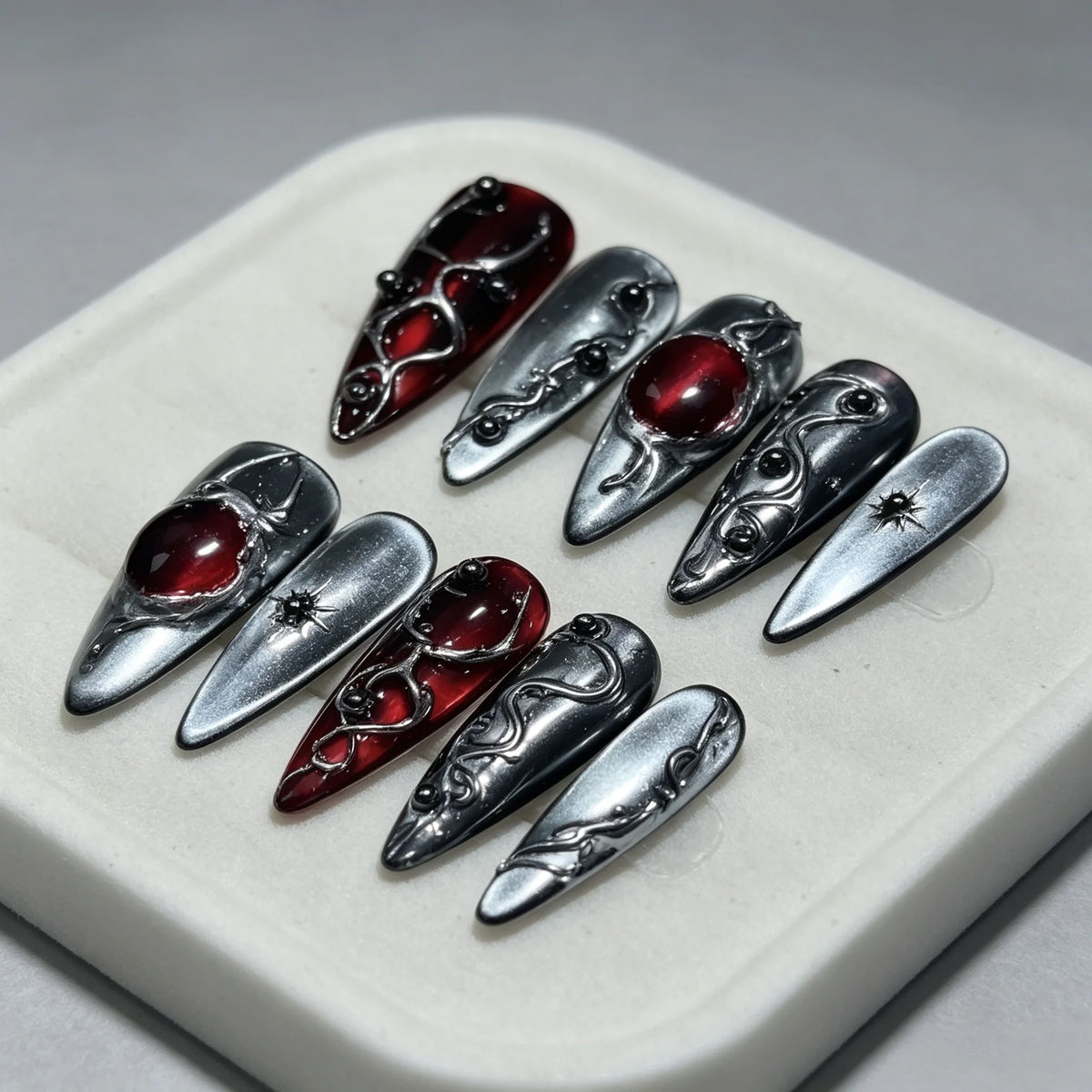 10pcs Y2K Gothic Blood Red Press On Nails 3D Metal Snake Vine False Nail Halloween Chrome Silver Metallic Fake Nail for Women
