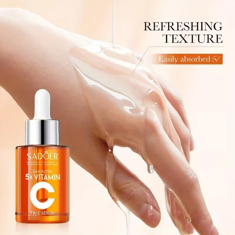 Vitamin C Serums Has a Gentle Texture That Hydrates And Moisturizes The Skin