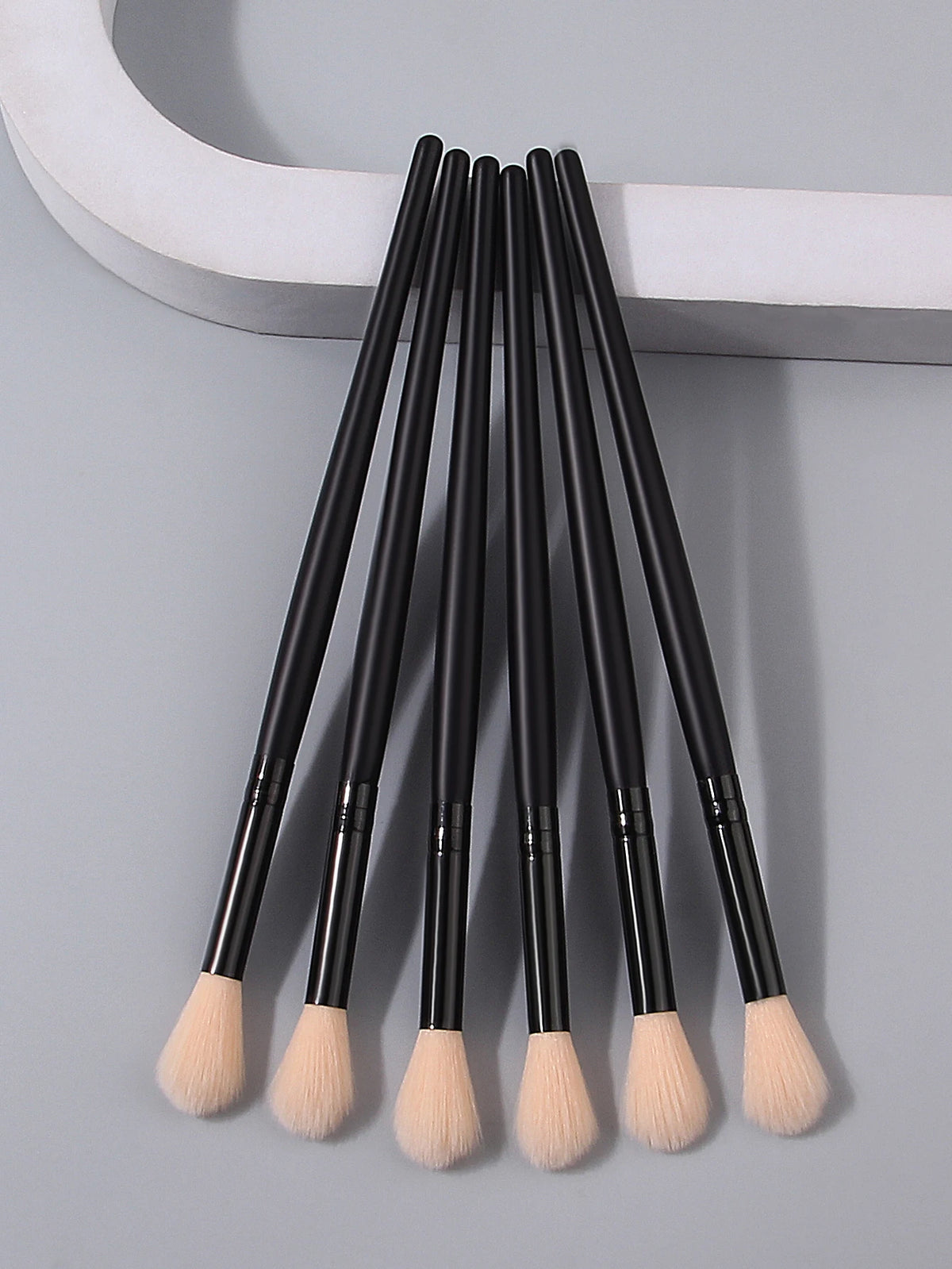 6PCS Black Wooden Handle Makeup Brush Set-Multi-Use Blush/Flame-Shaped Highlighter Brush|Soft Bristle | Professional Makeup Tool