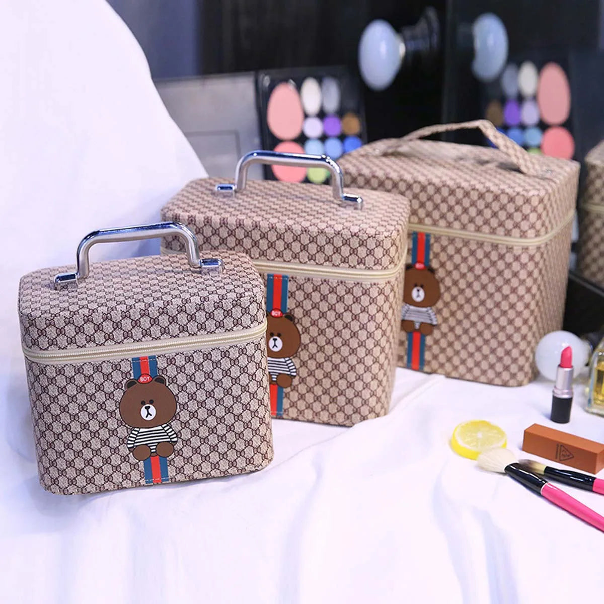 Large capacity new makeup bag Travel portable makeup case Portable high-end PU leather cosmetics storage bag cute bear pattern