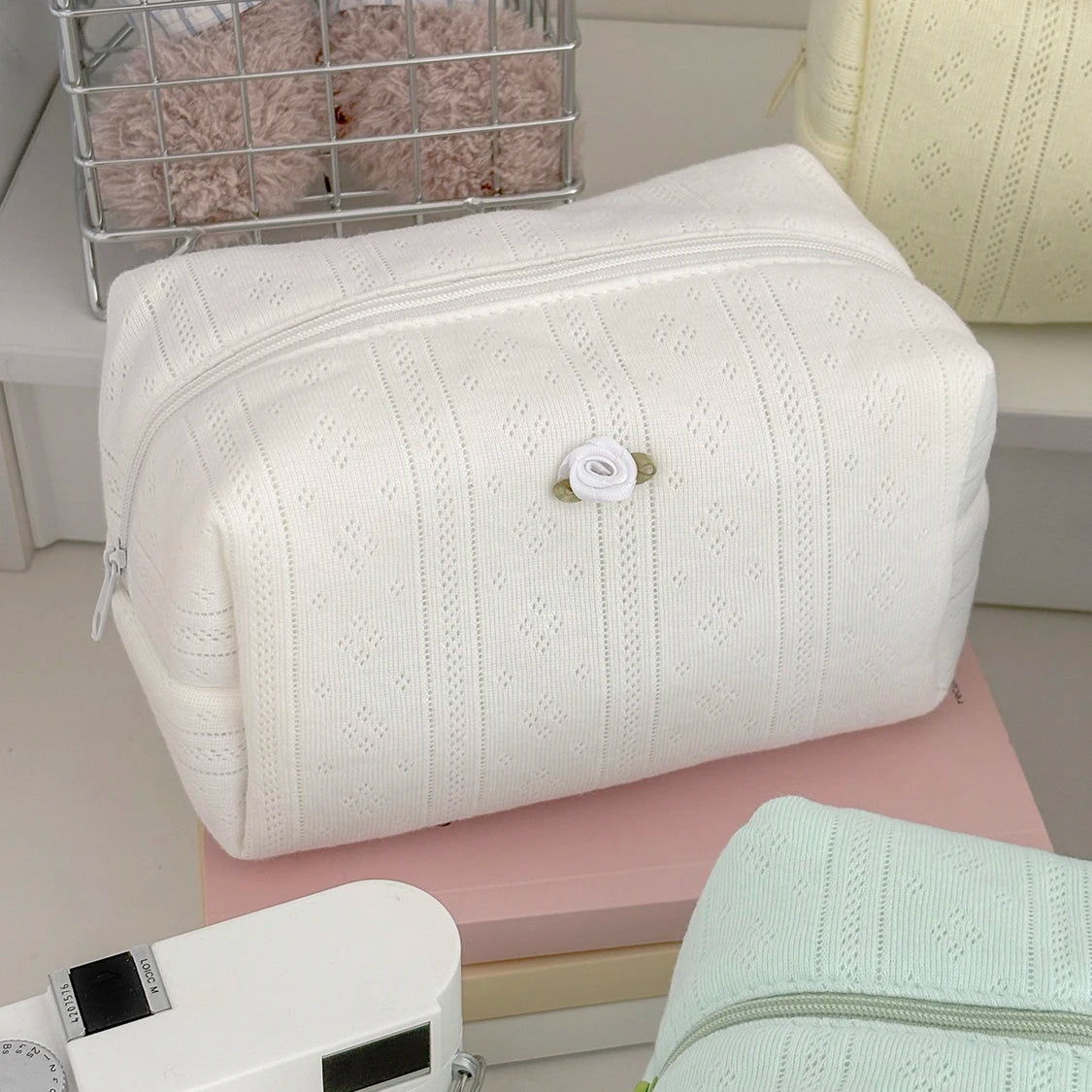Fashion Flower Women Small Makeup Bag Travel Organizer Pillow Cosmetic Handbag Pouch Gilrs Simple Square Zipper Clutch Bags