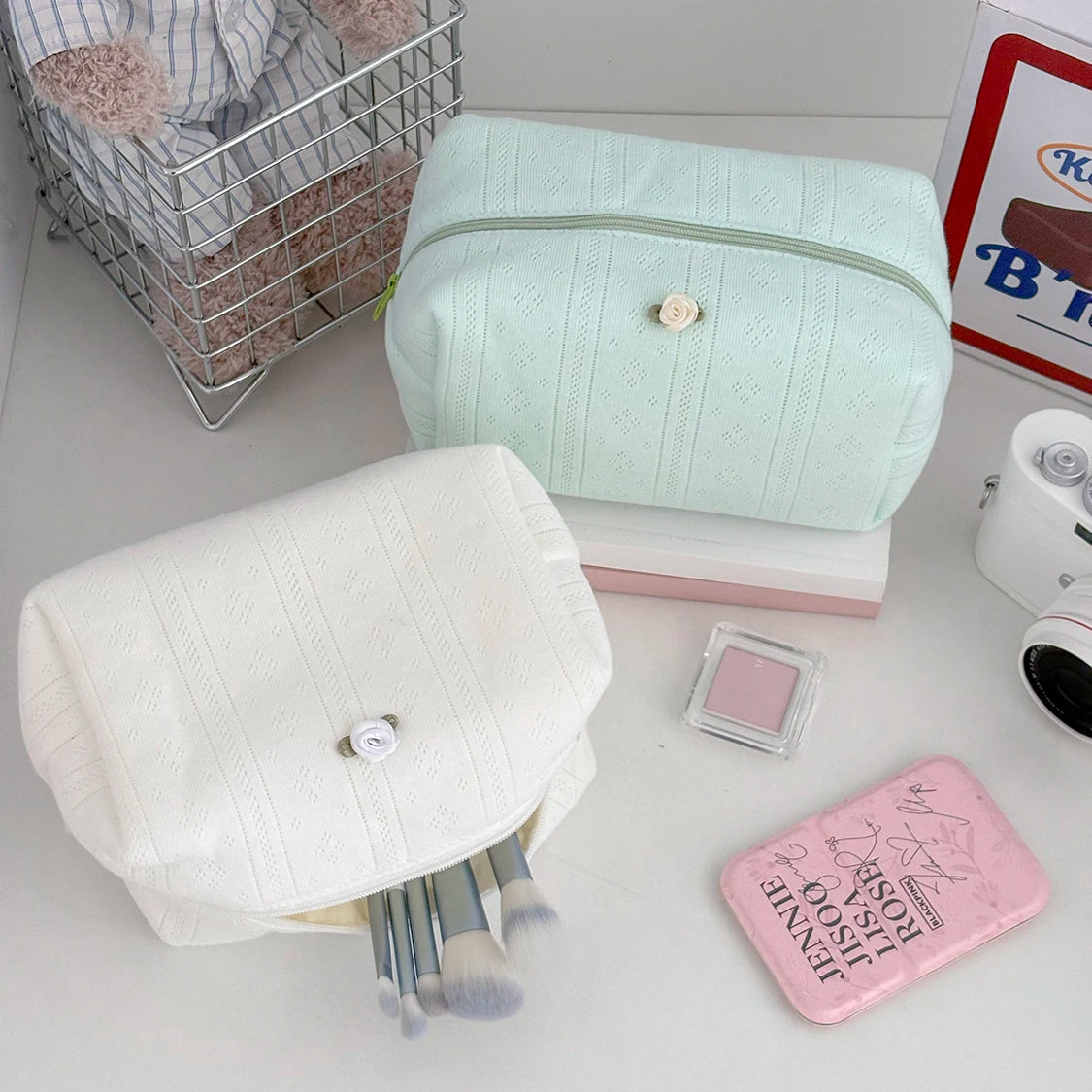 Fashion Flower Women Small Makeup Bag Travel Organizer Pillow Cosmetic Handbag Pouch Gilrs Simple Square Zipper Clutch Bags
