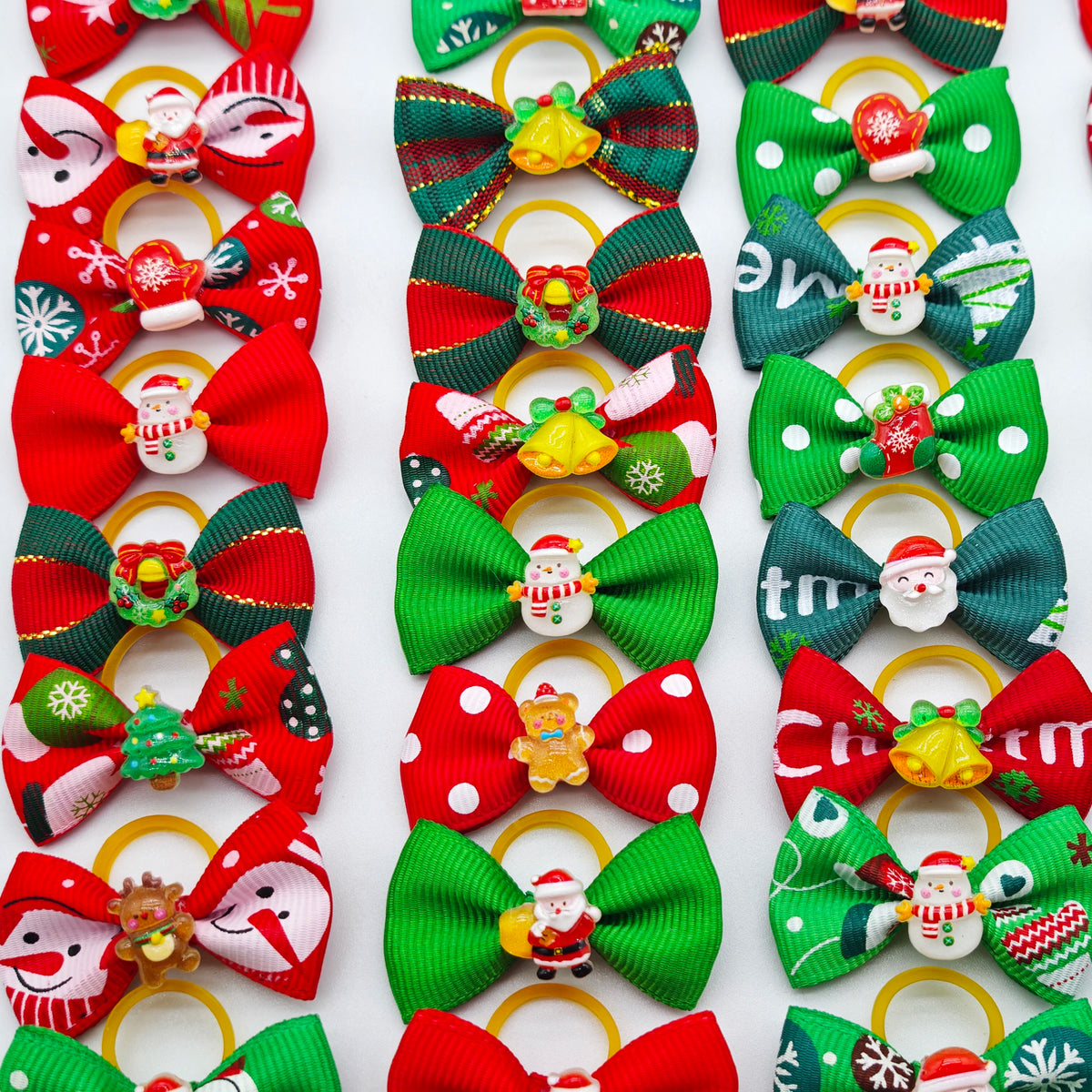 30Pcs Christmas Dog Hair Bows with Rubber Bands Santa Snowman Xmas Pet Grooming Accessories Yorkshire Puppy Holiday Party Decor