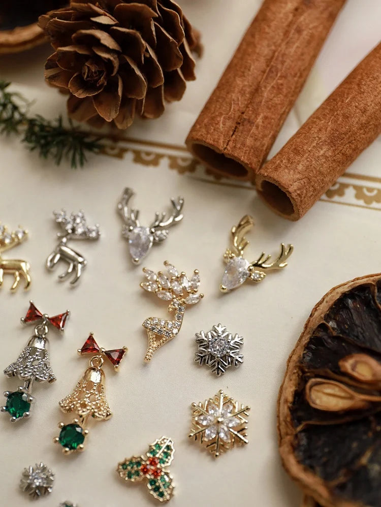 5 PCS Christmas Tree Nail Art Accessories Snow,Bell,Elk,Inlaid Red Green Zircon Metal Christmas Nail Charms