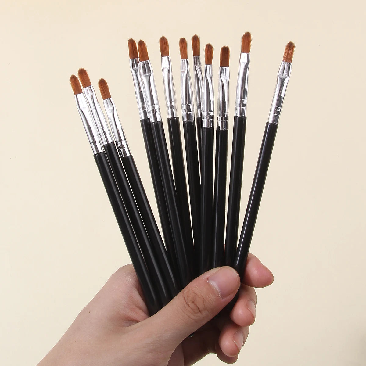 12-Piece Professional Lip Makeup Brush Set - Soft and Precise for Shaping Lips. Multi-Functional Beginner Beauty Tools.