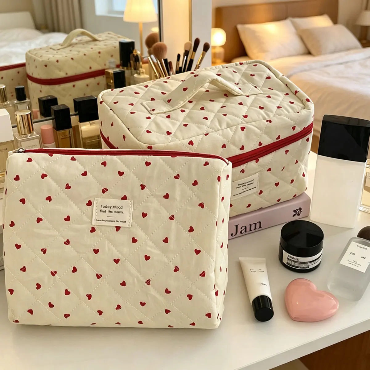 Portable Women Makeup Bag Red Love Makeup Storage Bag Multi-Functional Large Capacity Quilted Bag Travel Essential Storage Bag