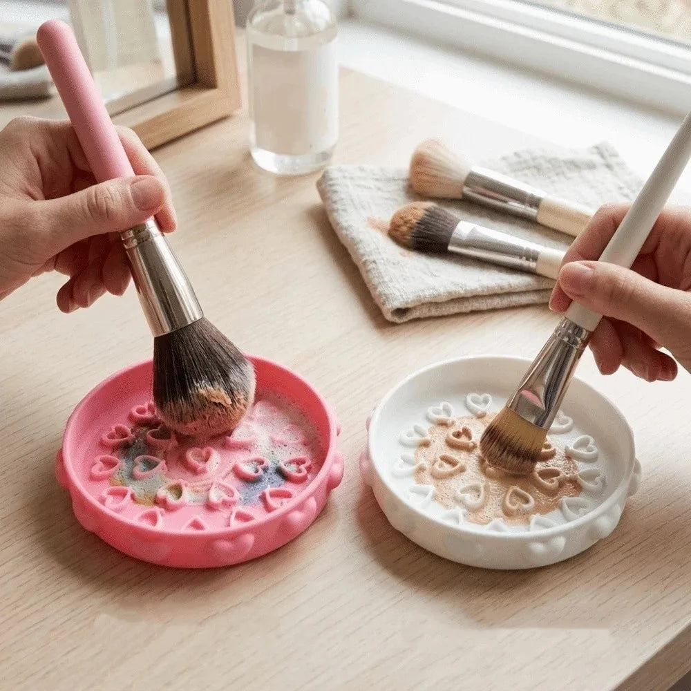 Cute Brush Cleaning Tray Portable with Textured Base Makeup Brush Cleaner Bowl Scrubbing Pad Cleaning Mat Brush Cleaning Tool