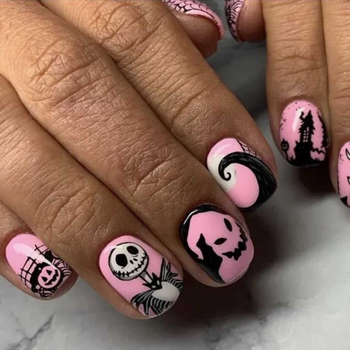 24pcs Short Halloween Fake Nail Patch Black Bat Skull Pattern False Nails Full Cover Wearable Sweet Cool Pink False Nail Tips