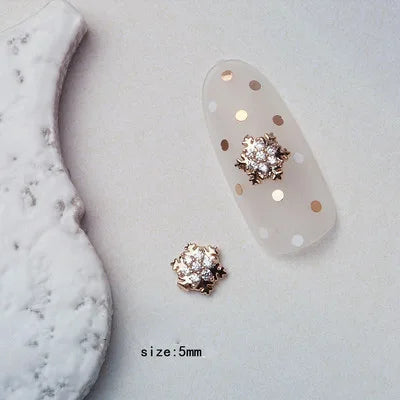 5Pcs Nail Art Jewelry Christmas Zircon Alloy Diamond Snowflake Christmas Tree Elk Bells Super Flash Luxury Nail Accessories