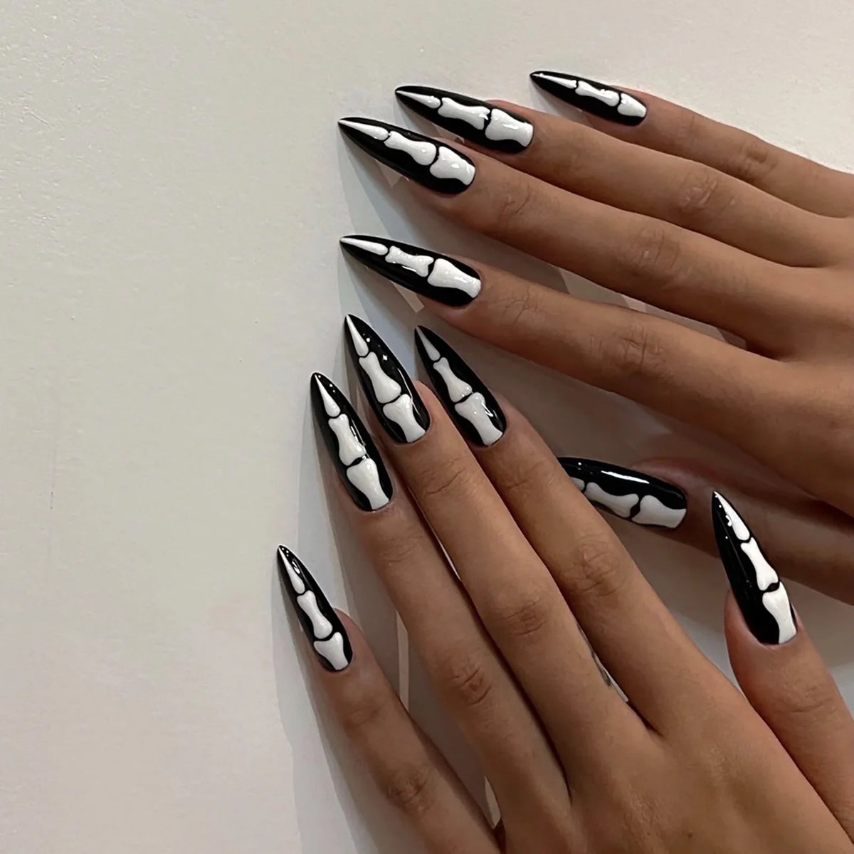 2025 Halloween False Nails European Ghost Witch Pumpkin Almond Fake Nails Tips Wearable Detachable Press on Nails for Women
