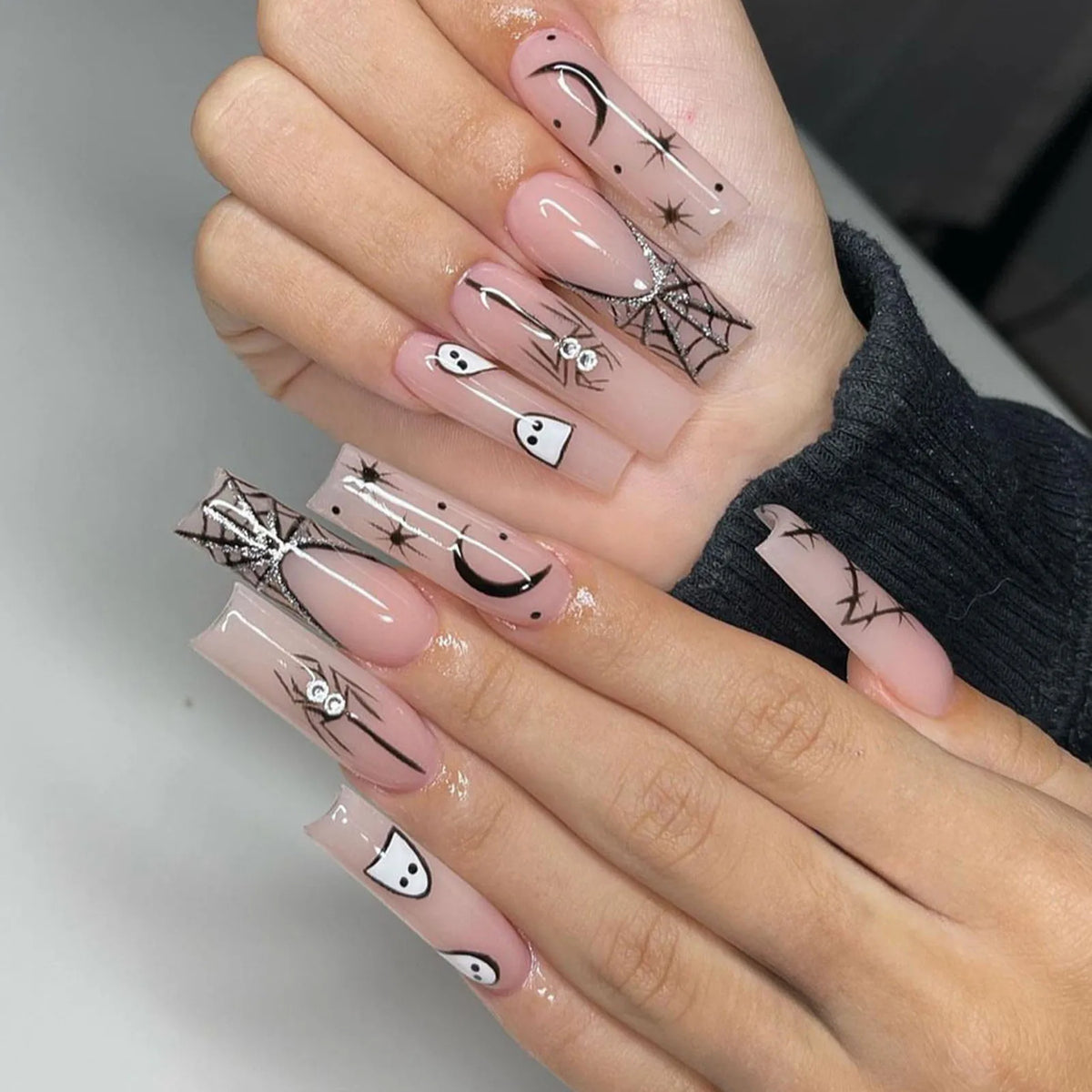 24pcs Press On Nails Long Pointed Halloween False Nail Tips Wearable Bloodstain Printed Fake Nails Party Costume Accessories