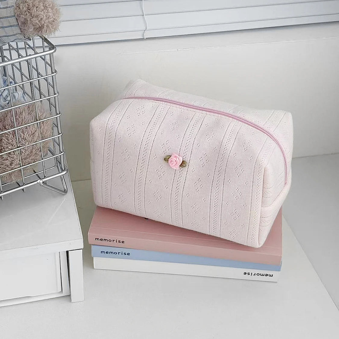 Fashion Flower Women Small Makeup Bag Travel Organizer Pillow Cosmetic Handbag Pouch Gilrs Simple Square Zipper Clutch Bags