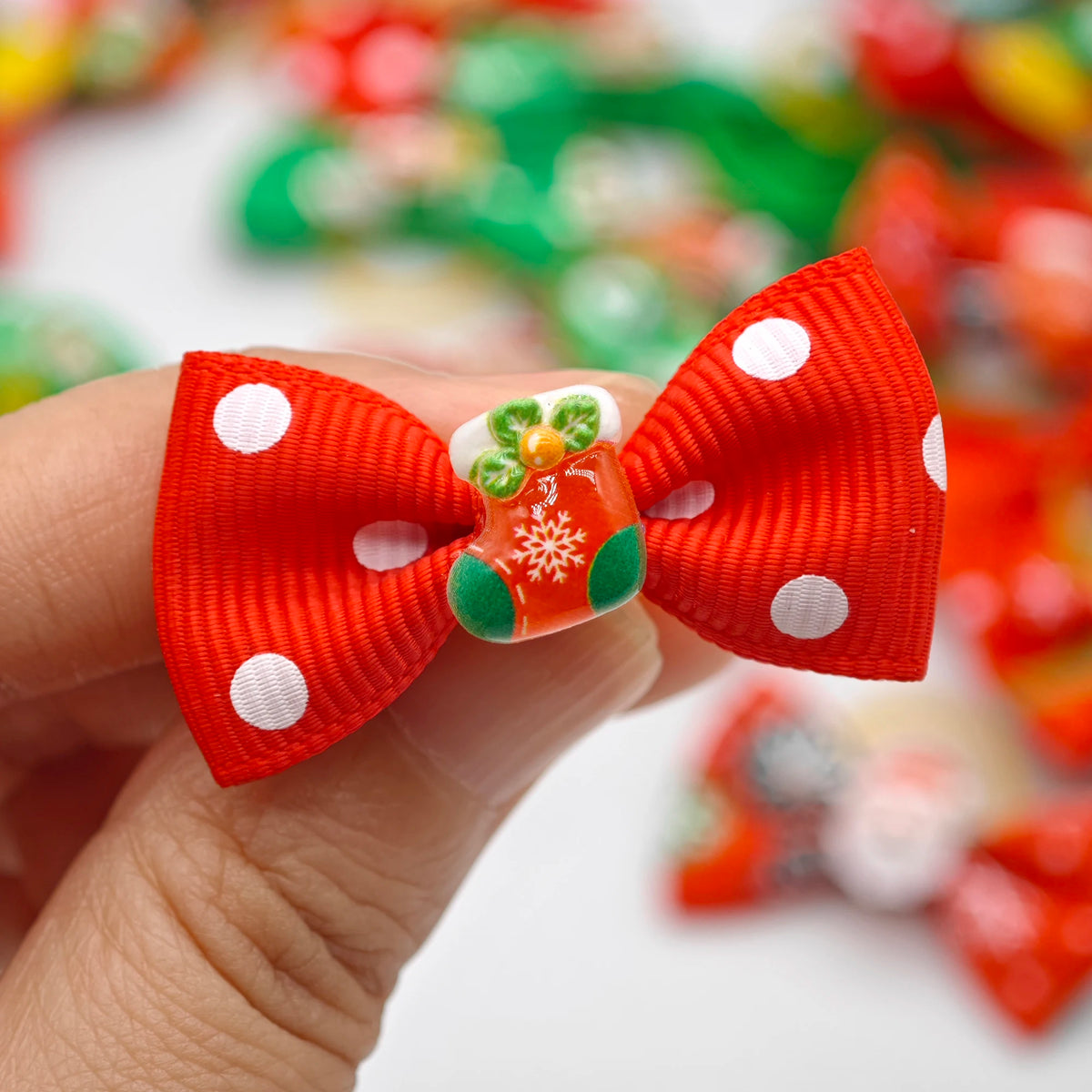 30Pcs Christmas Dog Hair Bows with Rubber Bands Santa Snowman Xmas Pet Grooming Accessories Yorkshire Puppy Holiday Party Decor