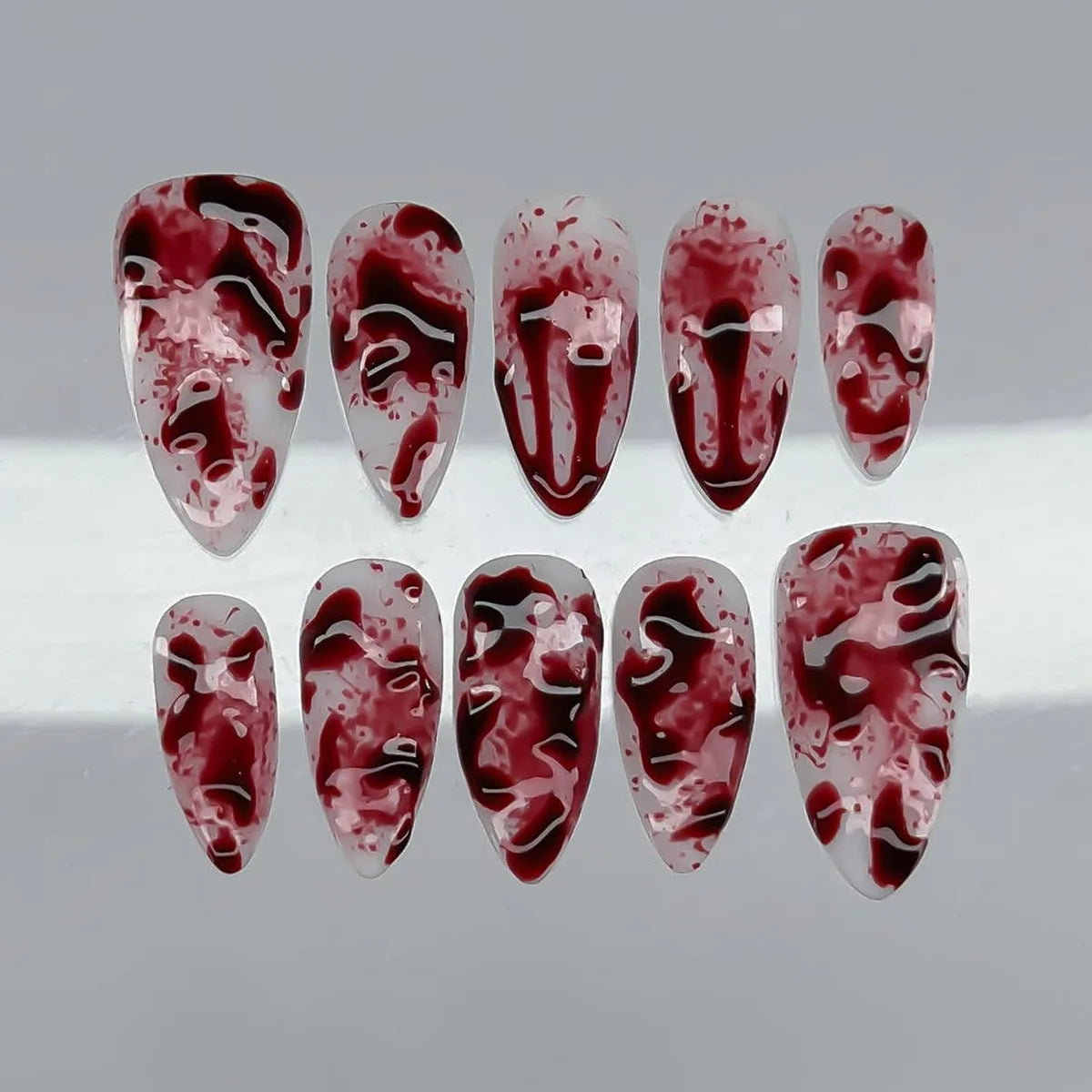 24Pcs Finished Halloween False Nail Blood Smudge Pattern Press on Scary Almond Spicy Girl Manicure Patch Set Reusable Fake Nails