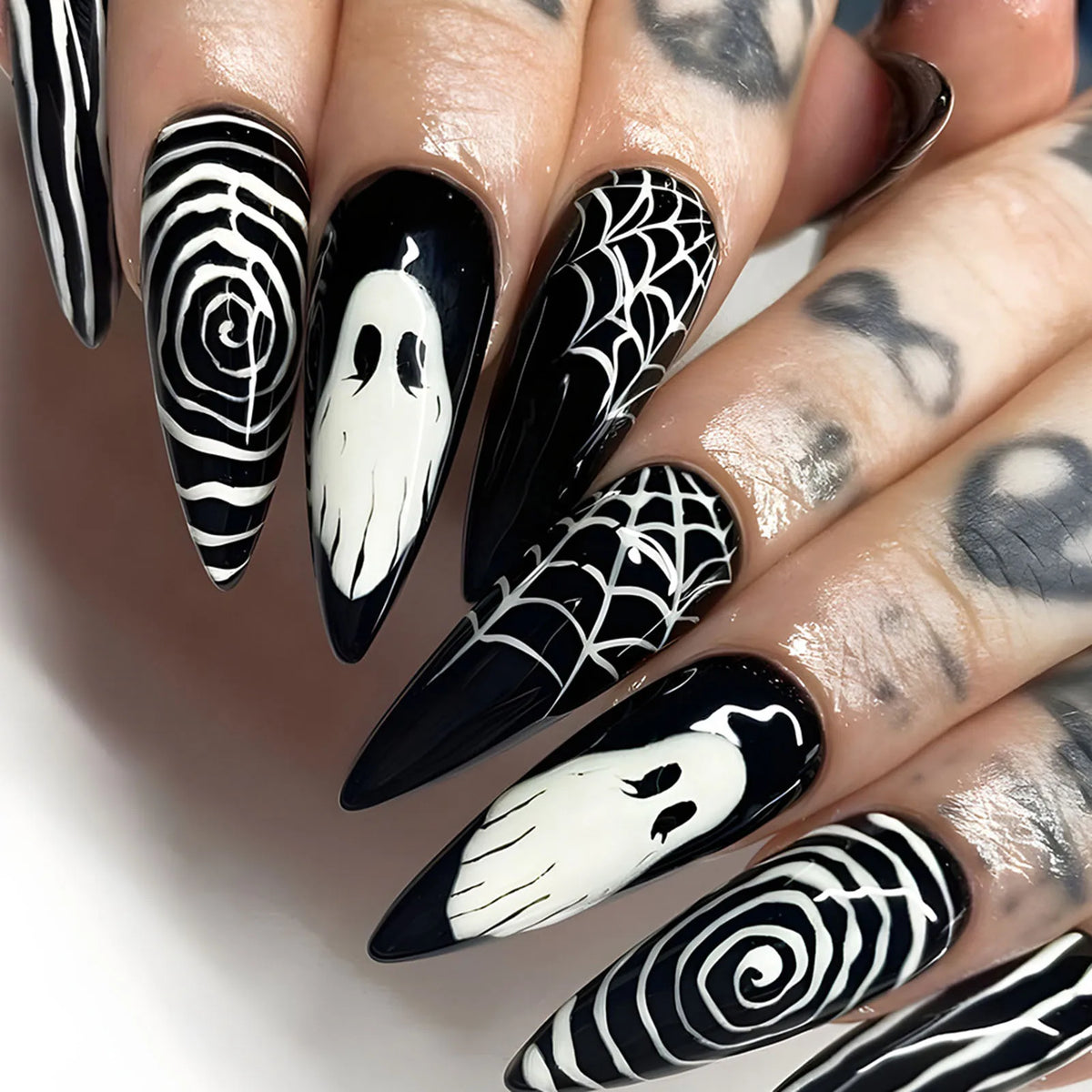 24pcs Simple Almond Press on Nails Cute White Ghost Bat Decor False Nails Wearable Reusable Spicy Cool Halloween Fake Nail Tips