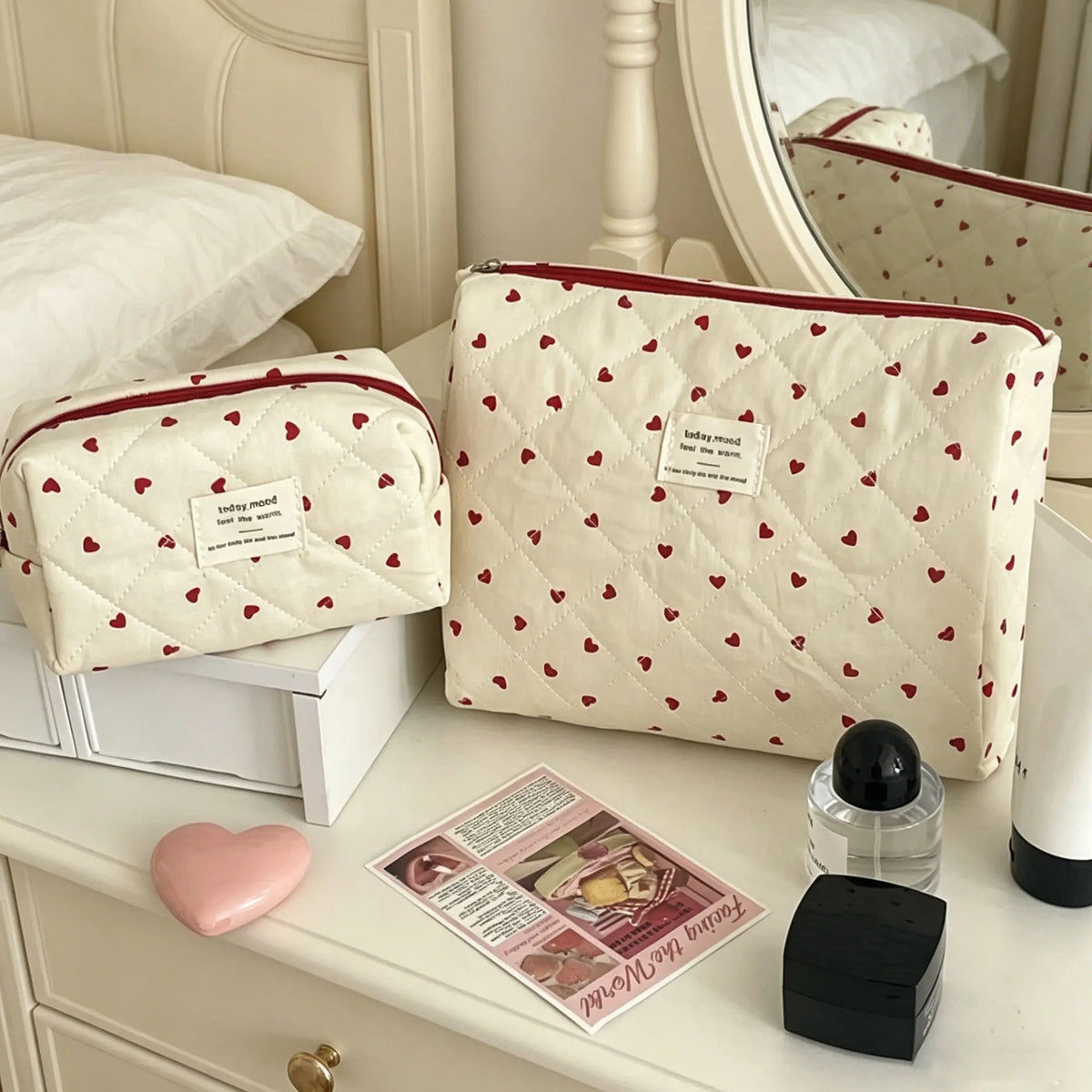 Portable Women Makeup Bag Red Love Makeup Storage Bag Multi-Functional Large Capacity Quilted Bag Travel Essential Storage Bag